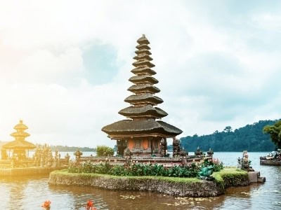 Berwisata di Indonesia